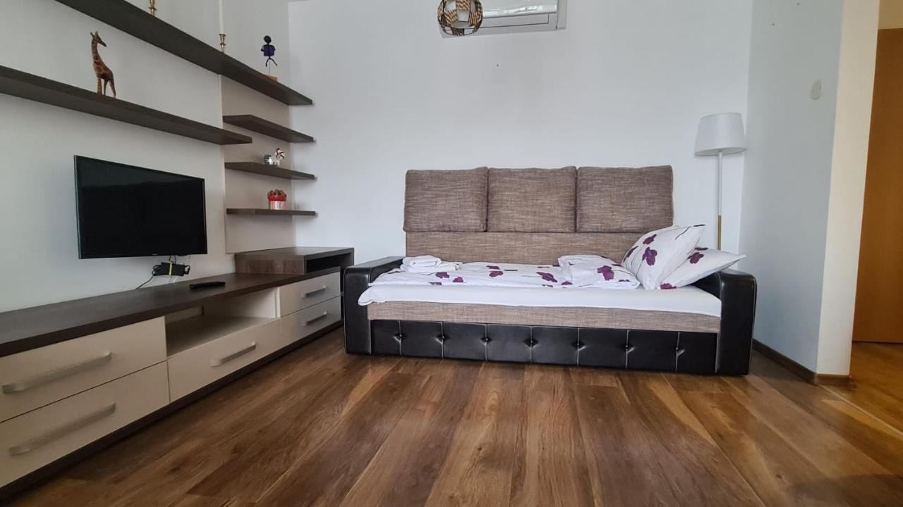 Apartmán Apartament Mirubias Brašov Exteriér fotografie